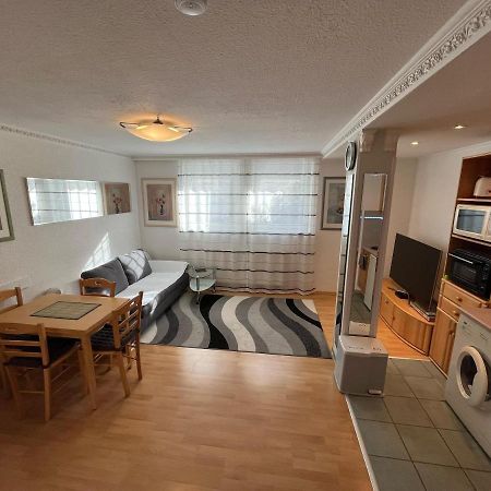 Ruhige Geraeumige Wohnung Pforzheim Exteriör bild